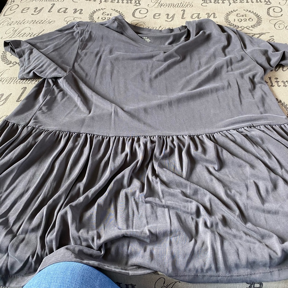 American Eagle Flowy Top